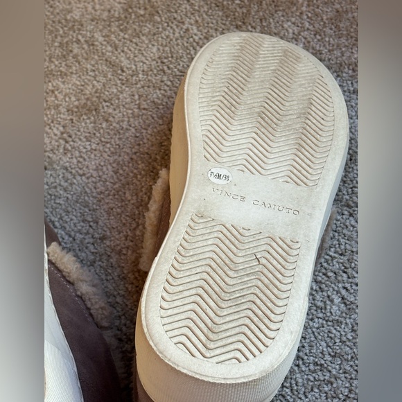 Vince Camuto- pre owned Sherpa lined slip ons - Picture 4 of 5